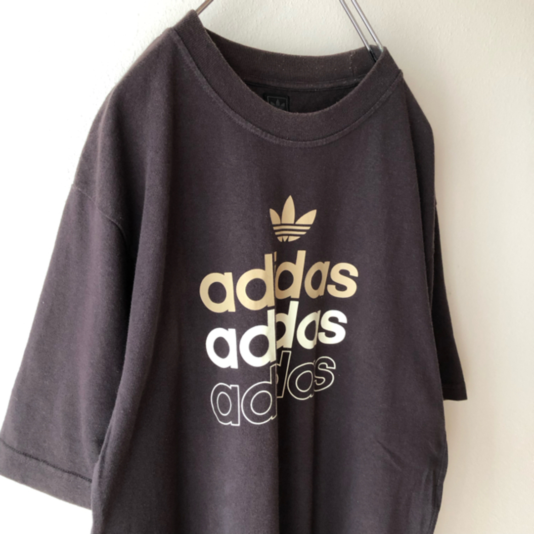 adidas(アディダス)の【雰囲気抜群】 古着 adidas 3段プリント トレフォイルロゴ  Tシャツ メンズのトップス(Tシャツ/カットソー(半袖/袖なし))の商品写真