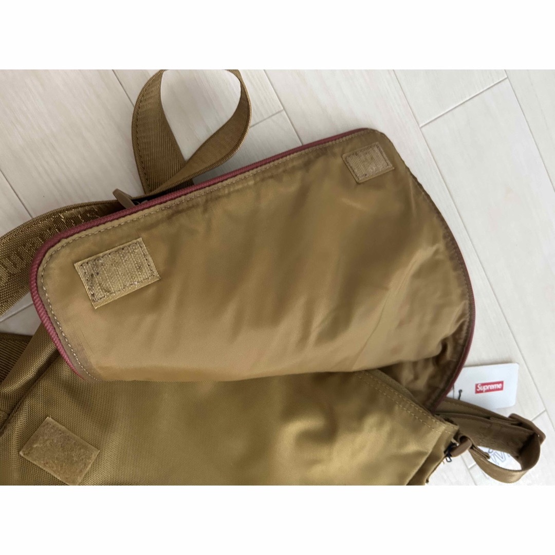 Supreme(シュプリーム)の【中古品】Supreme Lacoste small messenger bag メンズのバッグ(メッセンジャーバッグ)の商品写真