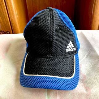 アディダス(adidas)のキャップ(帽子)