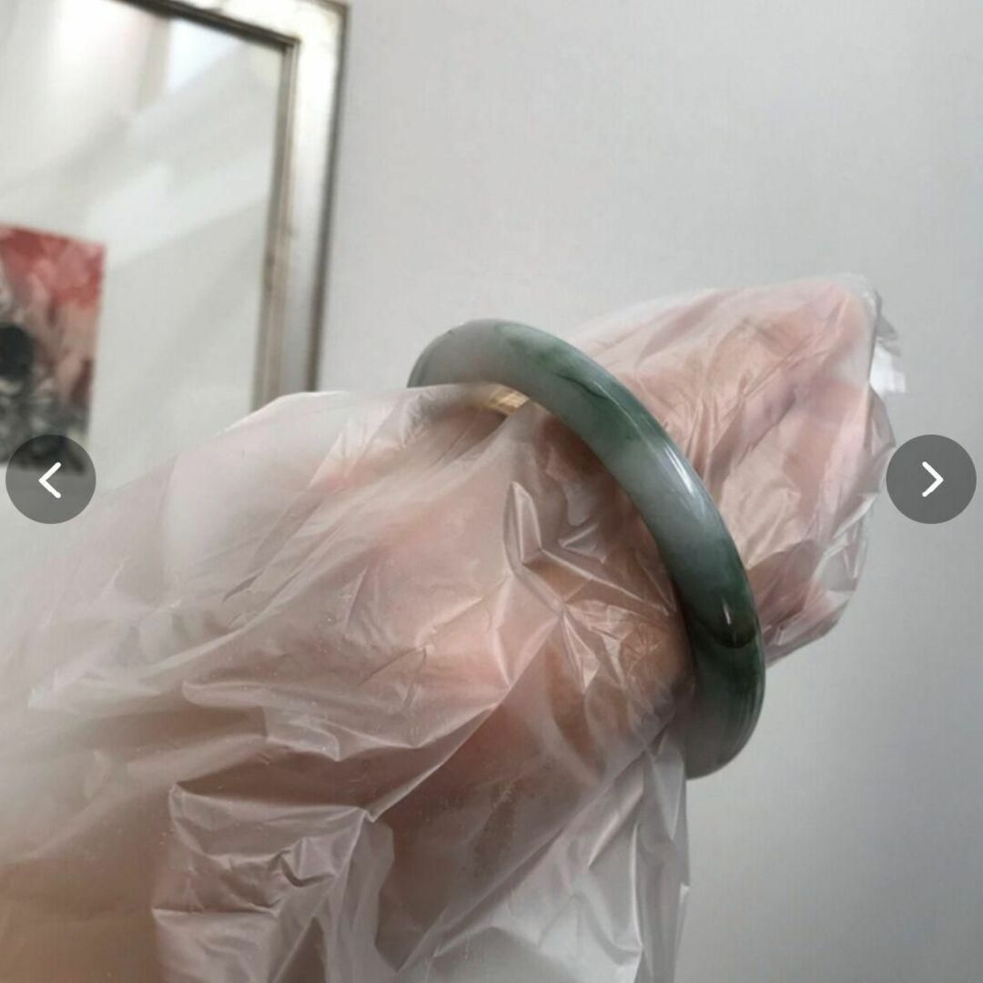 ミャンマー産 本翡翠 A貨 ホワイト 漂花 花柄 バングル H-0021- ミャンマー産 本翡翠 A貨 ホワイト 漂花 花柄 バングル H-0021-