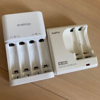 サンヨー(SANYO)のエネループ⭐︎充電器　通常4本、2本急速用(バッテリー/充電器)