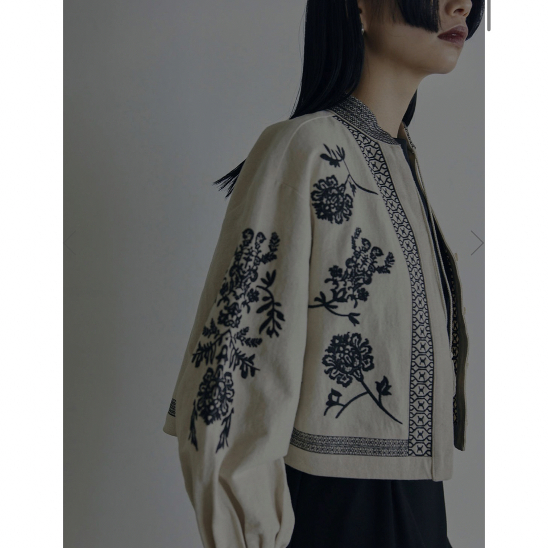 MEDI VINTAGE FLOWER EMBROIDERY SHIRT