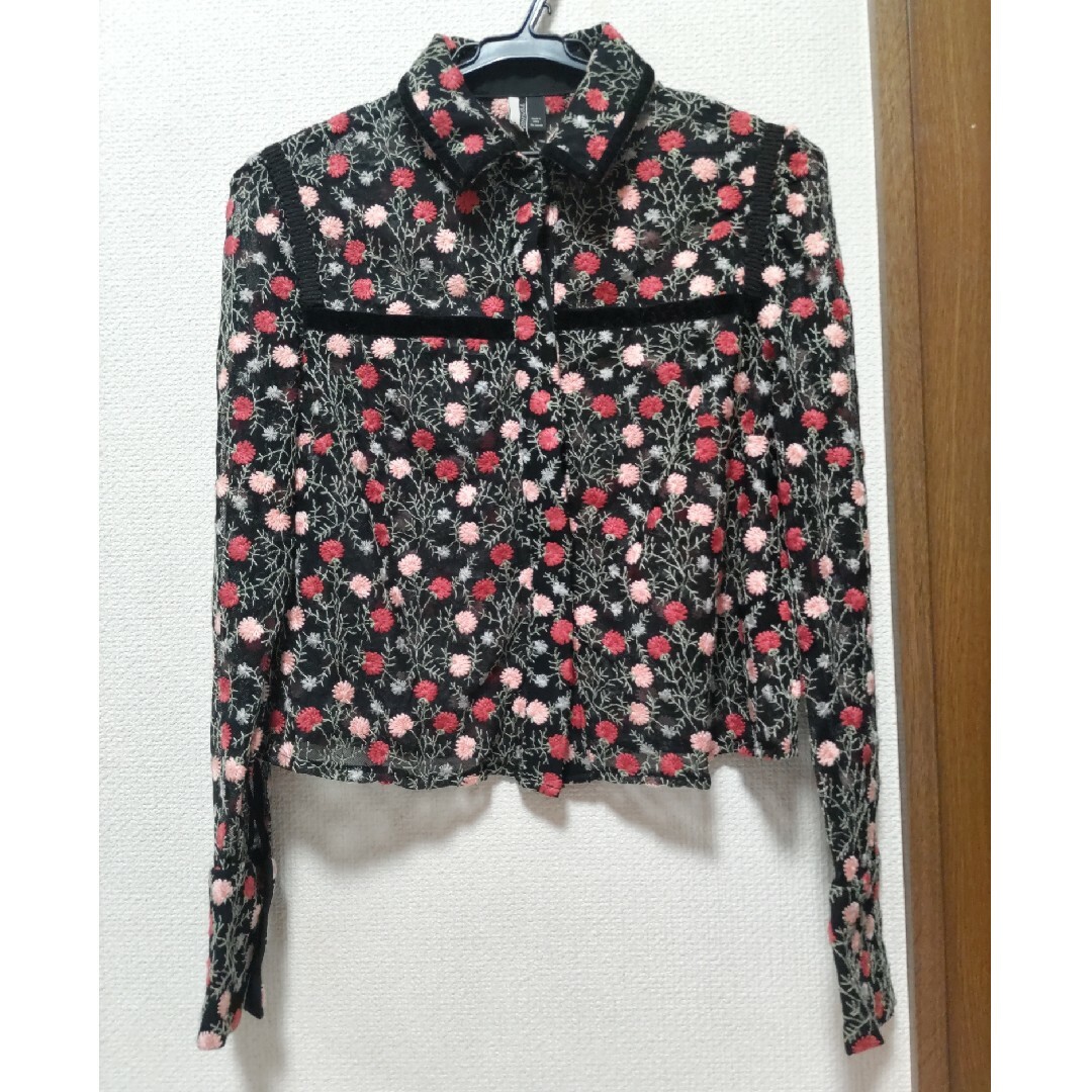 TOPSHOP(トップショップ)のTOPSHOP フローラル エンブロイダード シャツ レディースのトップス(シャツ/ブラウス(長袖/七分))の商品写真