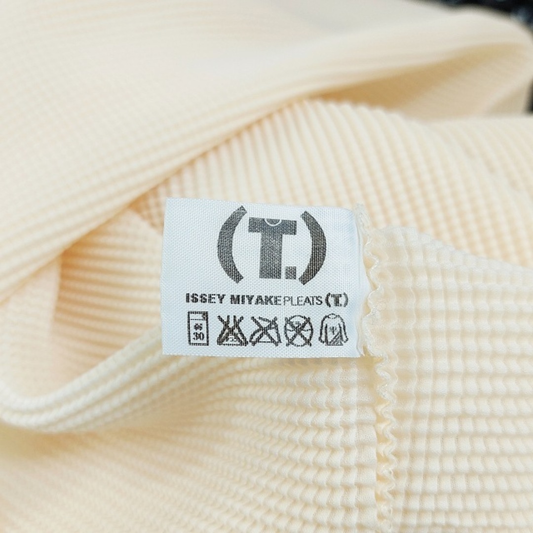 ISSEY MIYAKE - ISSEY MIYAKE(T.)美品 プリーツ カットソー Tシャツ