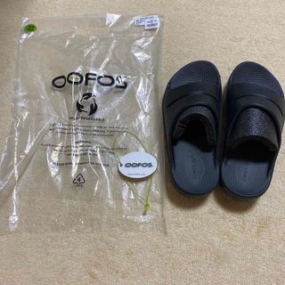 ウーフォス(OOFOS)のOOFOS サンダル　ブラック 25㎝(サンダル)