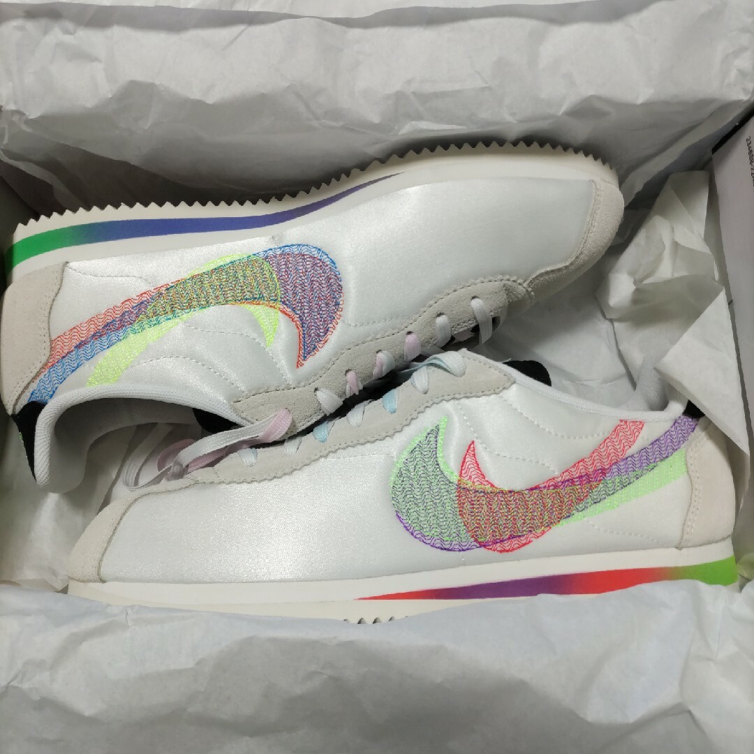 NIKE(ナイキ)のNike Cortez "Be True" ナイキ コルテッツ　スニーカー メンズの靴/シューズ(スニーカー)の商品写真