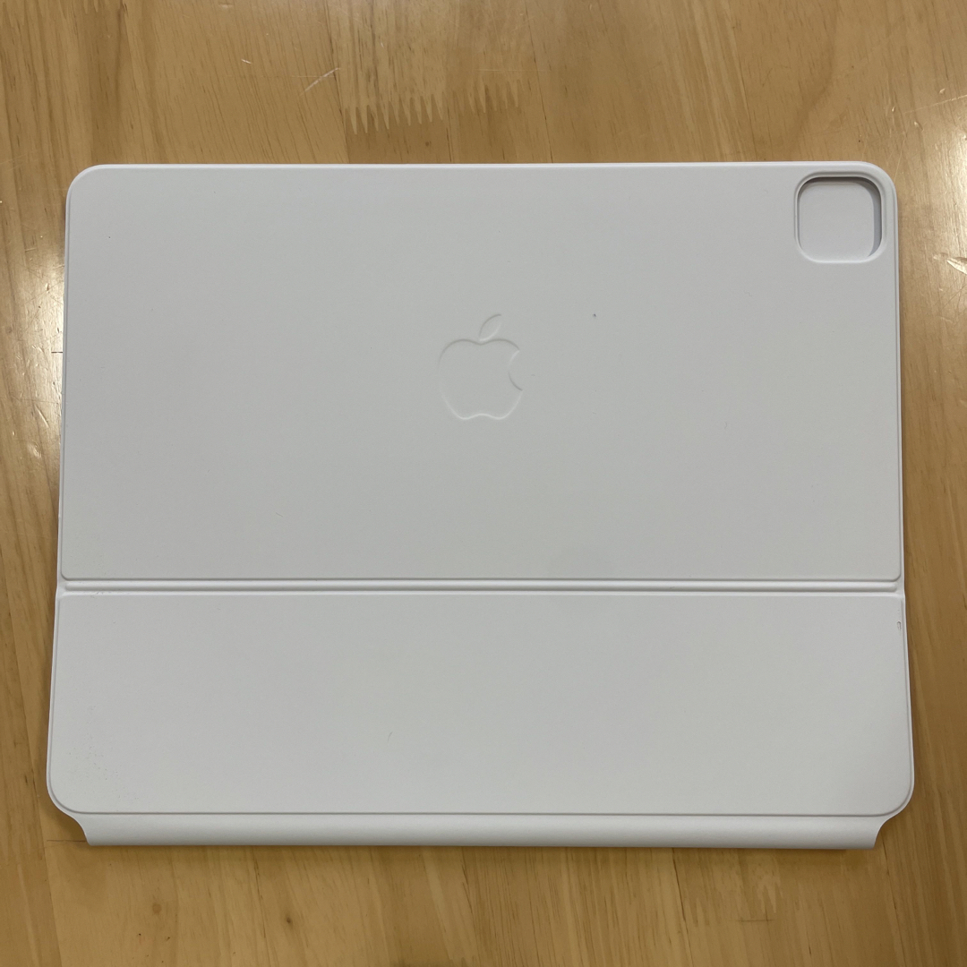 Apple(アップル)の【美品】iPad Pro 12.9用マジックキーボード 白 スマホ/家電/カメラのスマホアクセサリー(iPadケース)の商品写真