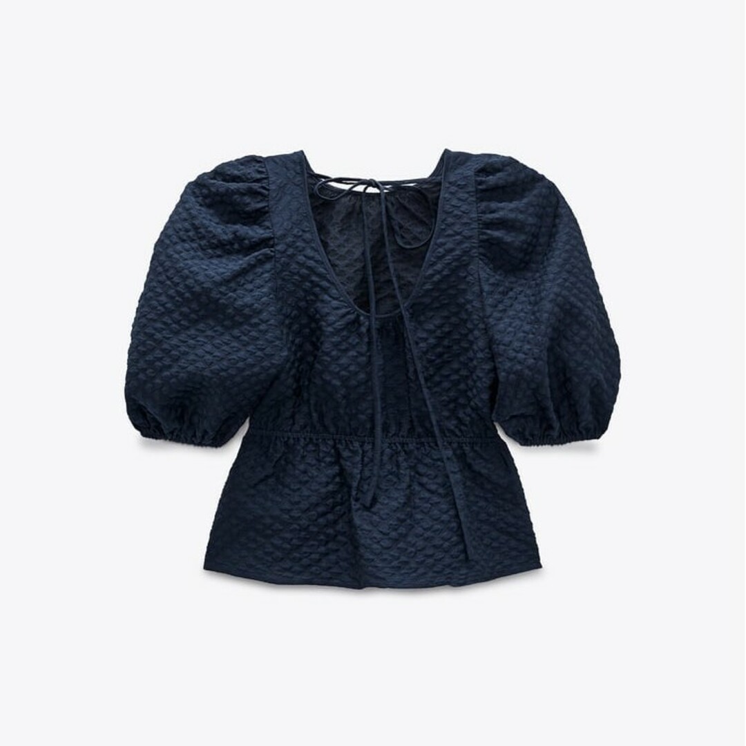 ZARA(ザラ)のZARA　テクスチャー入り生地ブラウス　Lサイズ　ネイビーブルー レディースのトップス(シャツ/ブラウス(半袖/袖なし))の商品写真