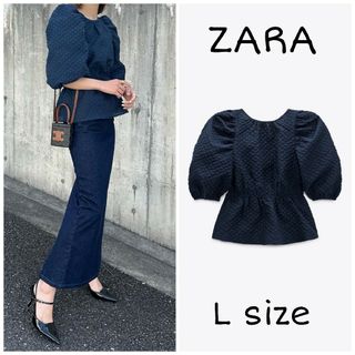 ザラ(ZARA)のZARA　テクスチャー入り生地ブラウス　Lサイズ　ネイビーブルー(シャツ/ブラウス(半袖/袖なし))