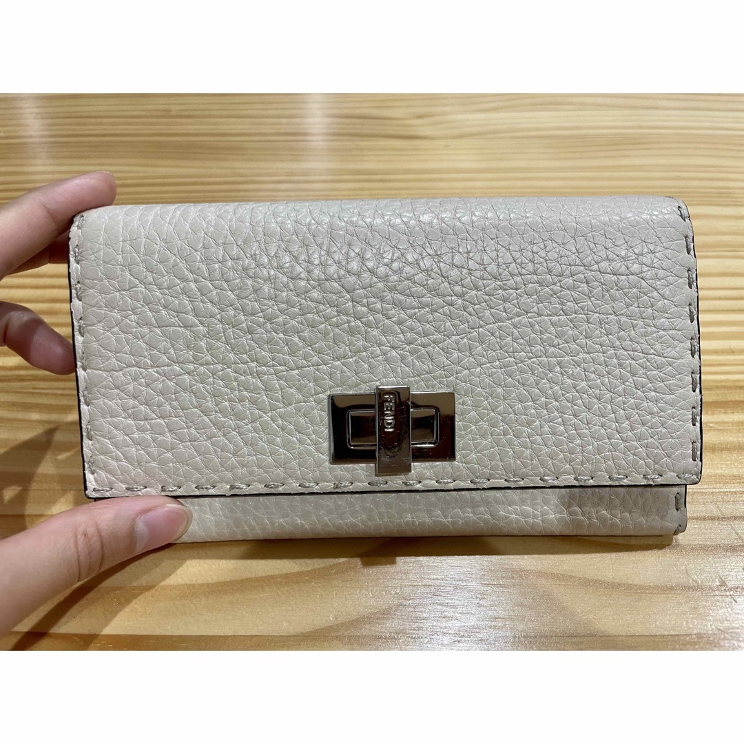 FENDI 長財布 セレリア ピーカーブー ホワイト