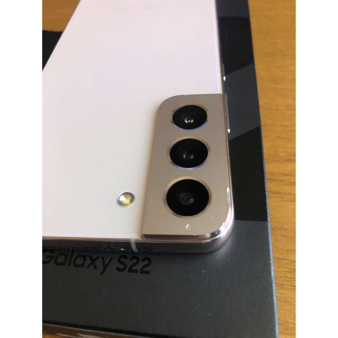 Galaxy(ギャラクシー)の【美品】Galaxy S22 ピンクゴールド SIMフリー 8GB/256GB スマホ/家電/カメラのスマートフォン/携帯電話(スマートフォン本体)の商品写真
