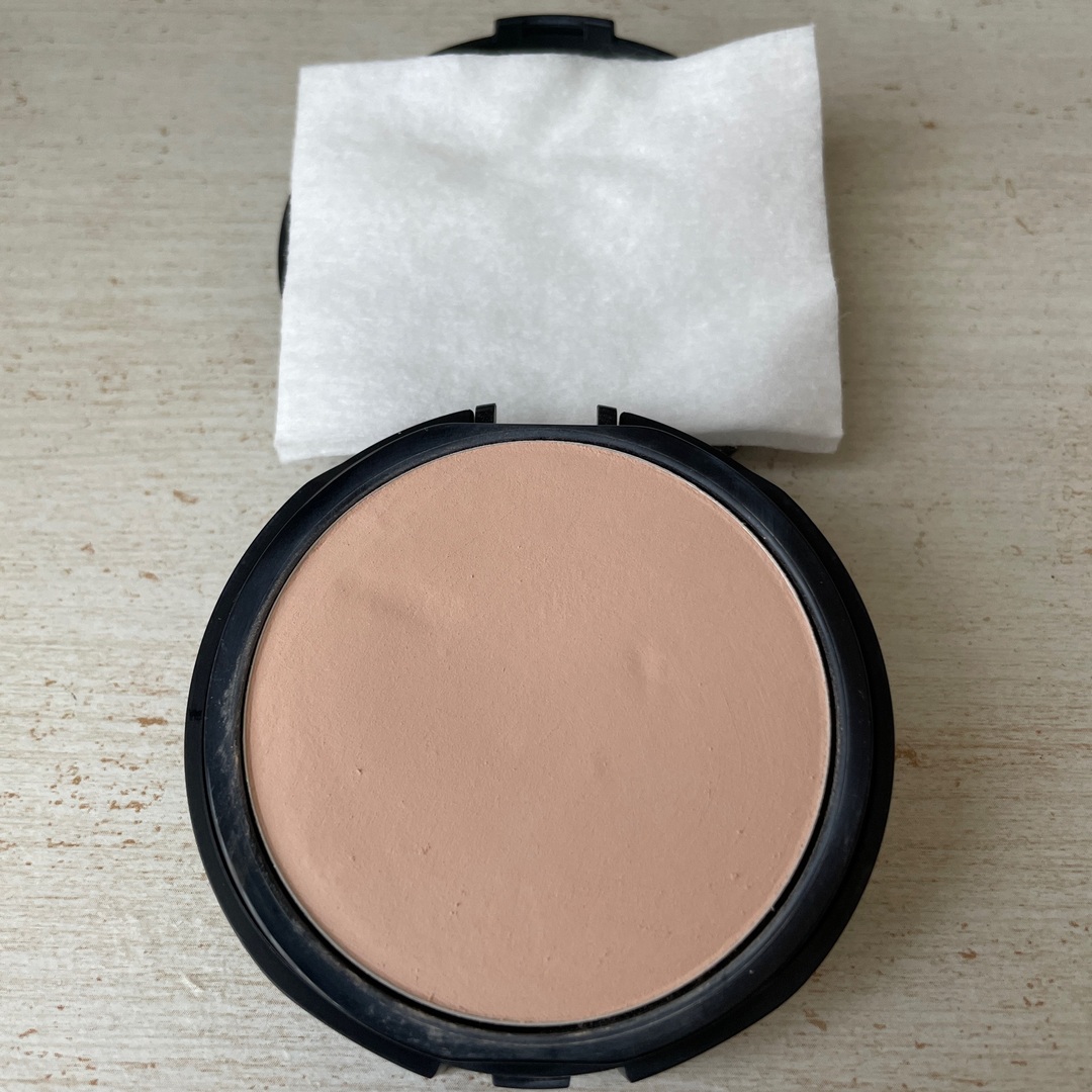 bareMinerals(ベアミネラル)のベアミネラル　ベアプロ　パウダーファンデ　10ウォーム コスメ/美容のベースメイク/化粧品(ファンデーション)の商品写真