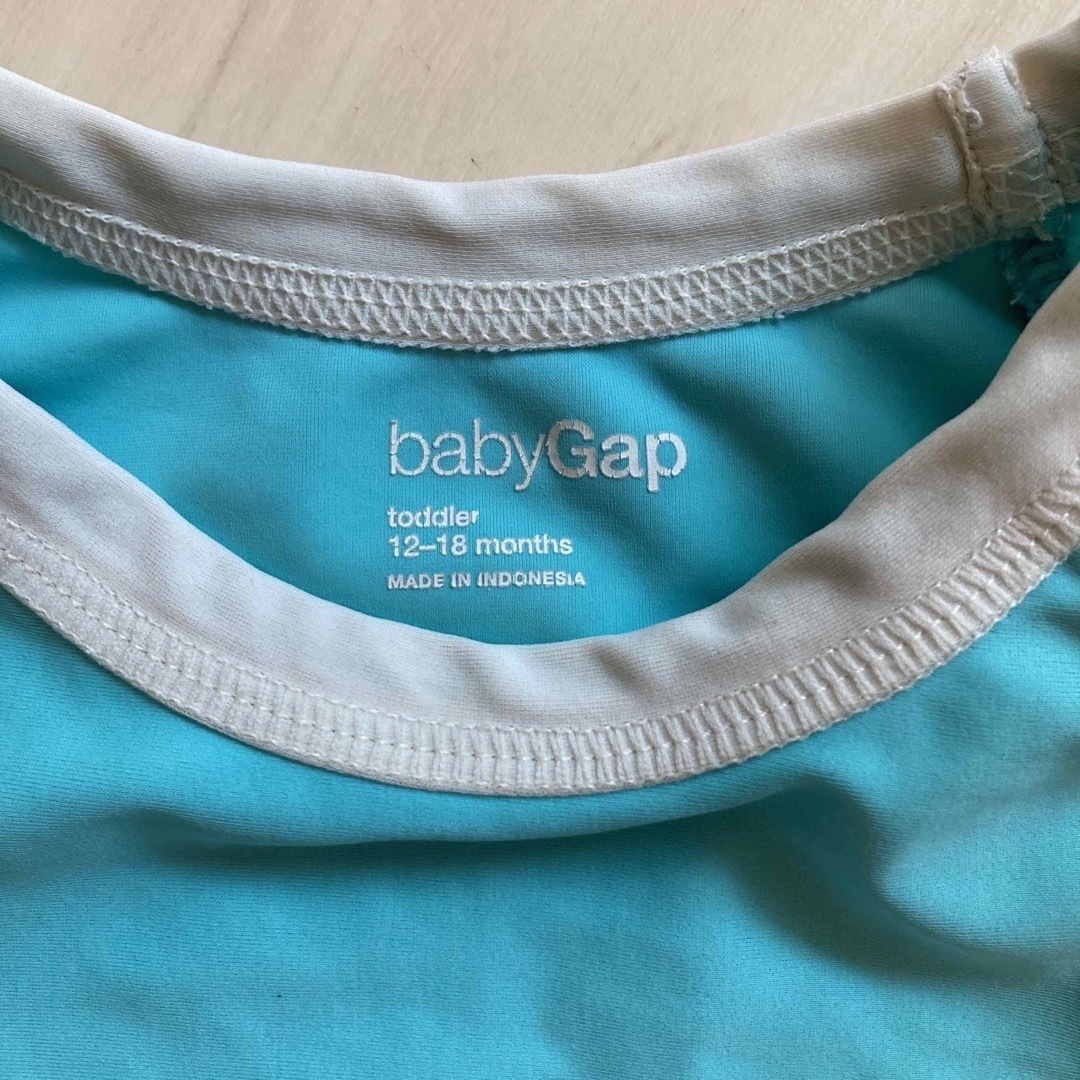 babyGAP(ベビーギャップ)の【Gap】ラッシュガード　12-18month キッズ/ベビー/マタニティのベビー服(~85cm)(水着)の商品写真