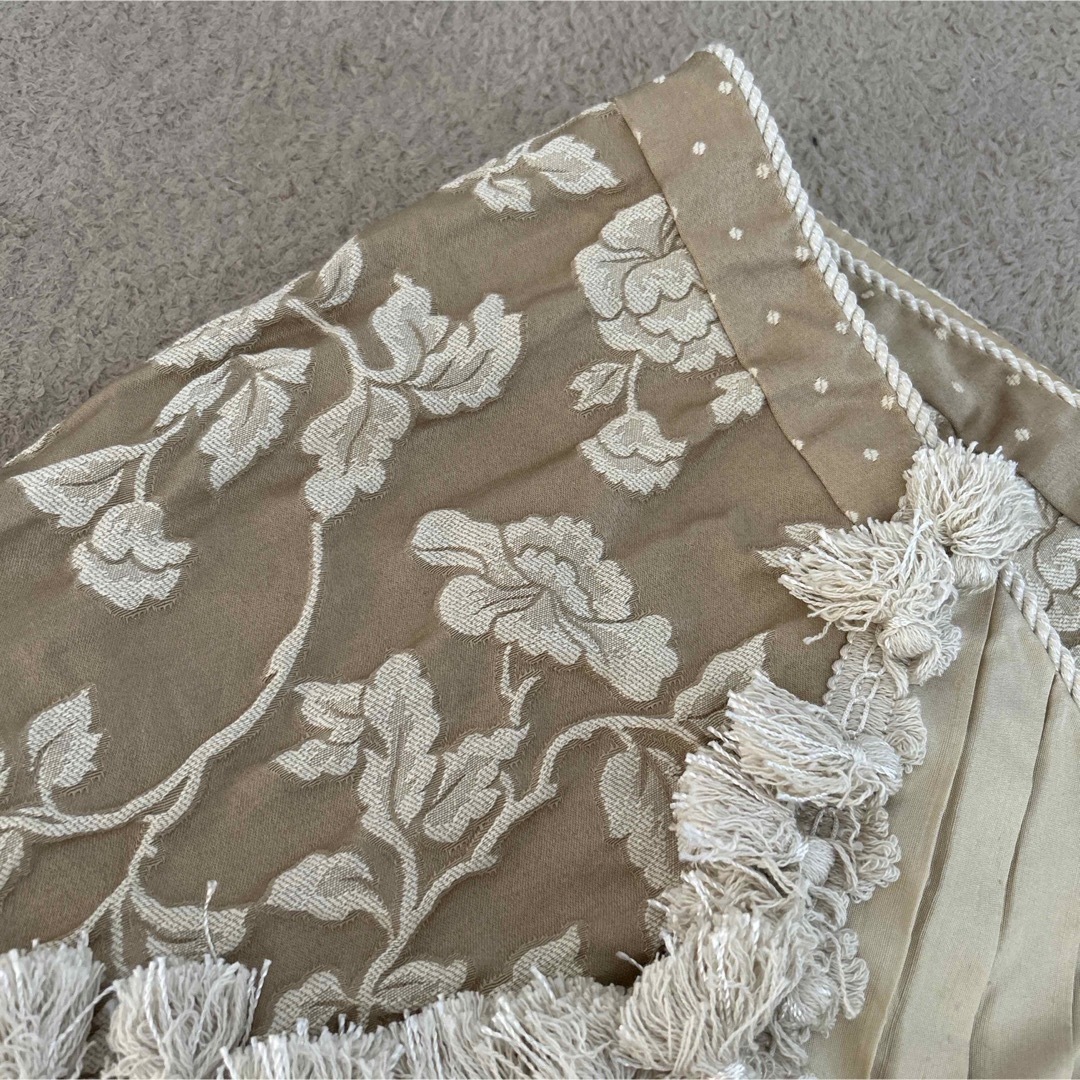 ジェニファーテイラー テーブルランナー フリンジ 刺繍 水玉 ドット 花