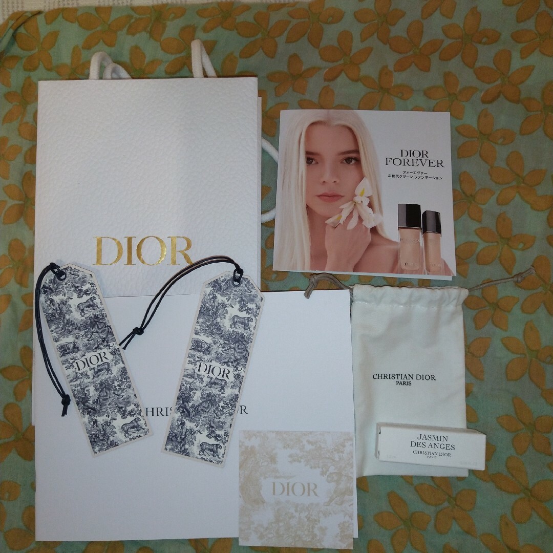 Christian Dior(クリスチャンディオール)のChristian Dior 紙袋 アメニティ 香水 巾着 ハンドメイドのファッション小物(ポーチ)の商品写真