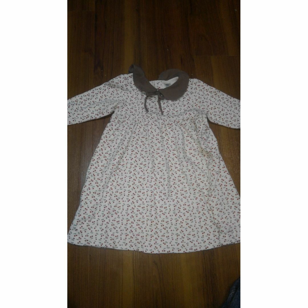 GAP(ギャップ)の女の子 90　まとめ売り キッズ/ベビー/マタニティのキッズ服女の子用(90cm~)(Tシャツ/カットソー)の商品写真