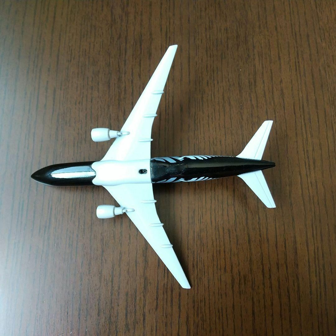 【オールブラックス】ニュージーランド航空 B777 飛行機模型 16cm エンタメ/ホビーのおもちゃ/ぬいぐるみ(模型/プラモデル)の商品写真