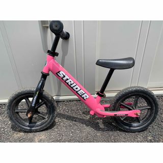 ストライダ(STRIDA)の【大幅値下げ‼︎】ストライダー　ピンク(自転車)