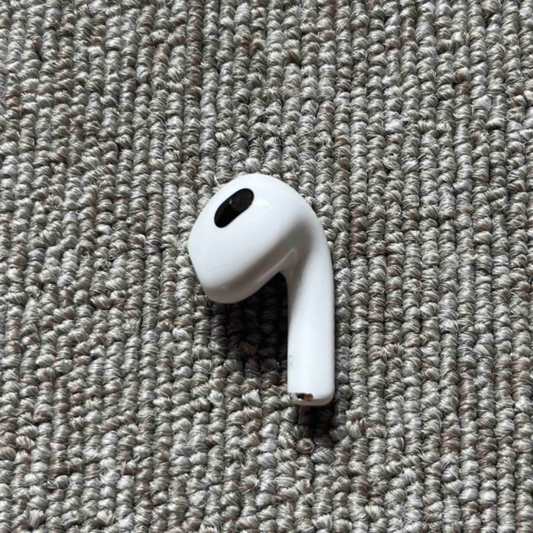 ヘッドフォン/イヤフォンairpods 第三世代(A2565) 右イヤホンなし