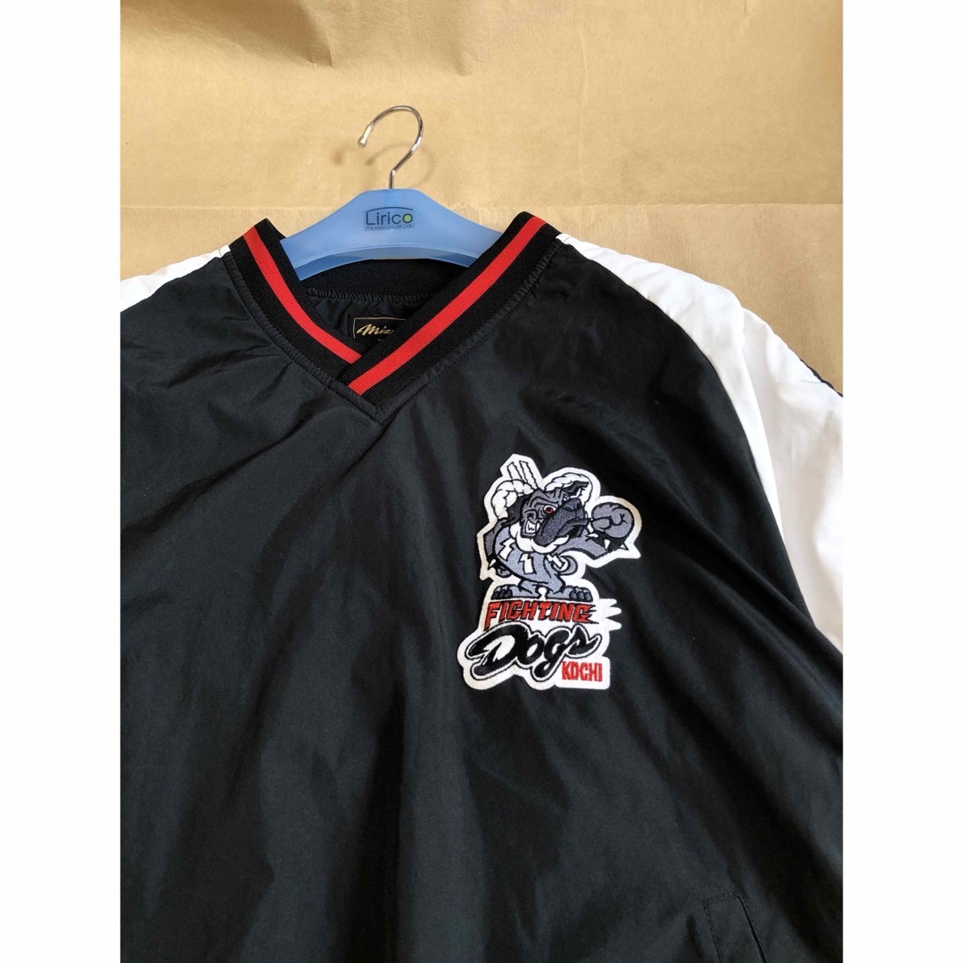 MIZUNO(ミズノ)の高知ファイティングドッグス ジャケット XL ミズノプロ ジャンパー 黒 野球 スポーツ/アウトドアの野球(ウェア)の商品写真