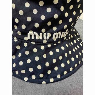 ミュウミュウ(miumiu)のmiumiu バケットハット　ネイビー　ドット(ハット)