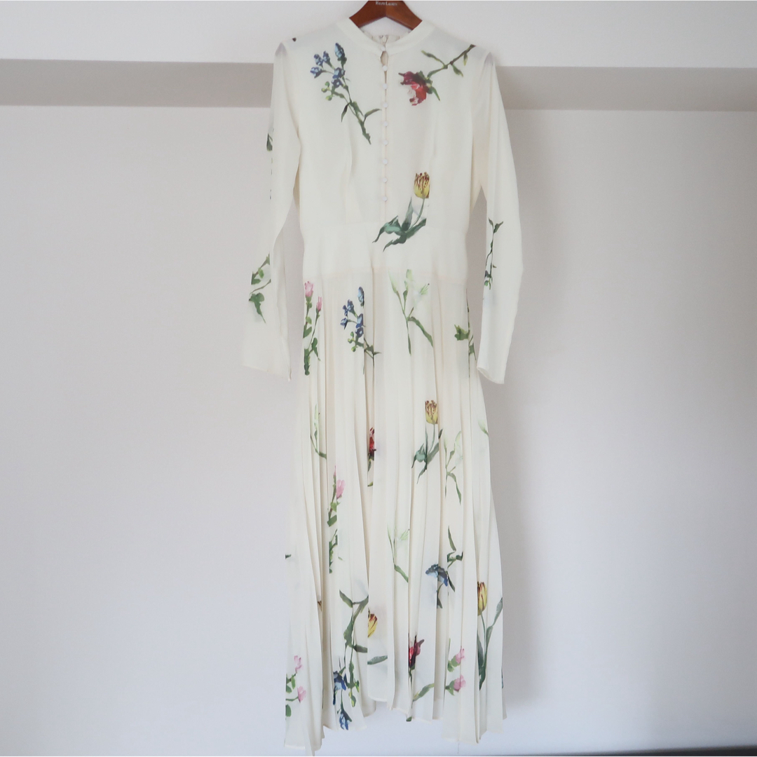 Ameri VINTAGE(アメリヴィンテージ)の【Ameri VINTAGE】 SOFIA PLEATS DRESS 正規品 レディースのワンピース(ロングワンピース/マキシワンピース)の商品写真