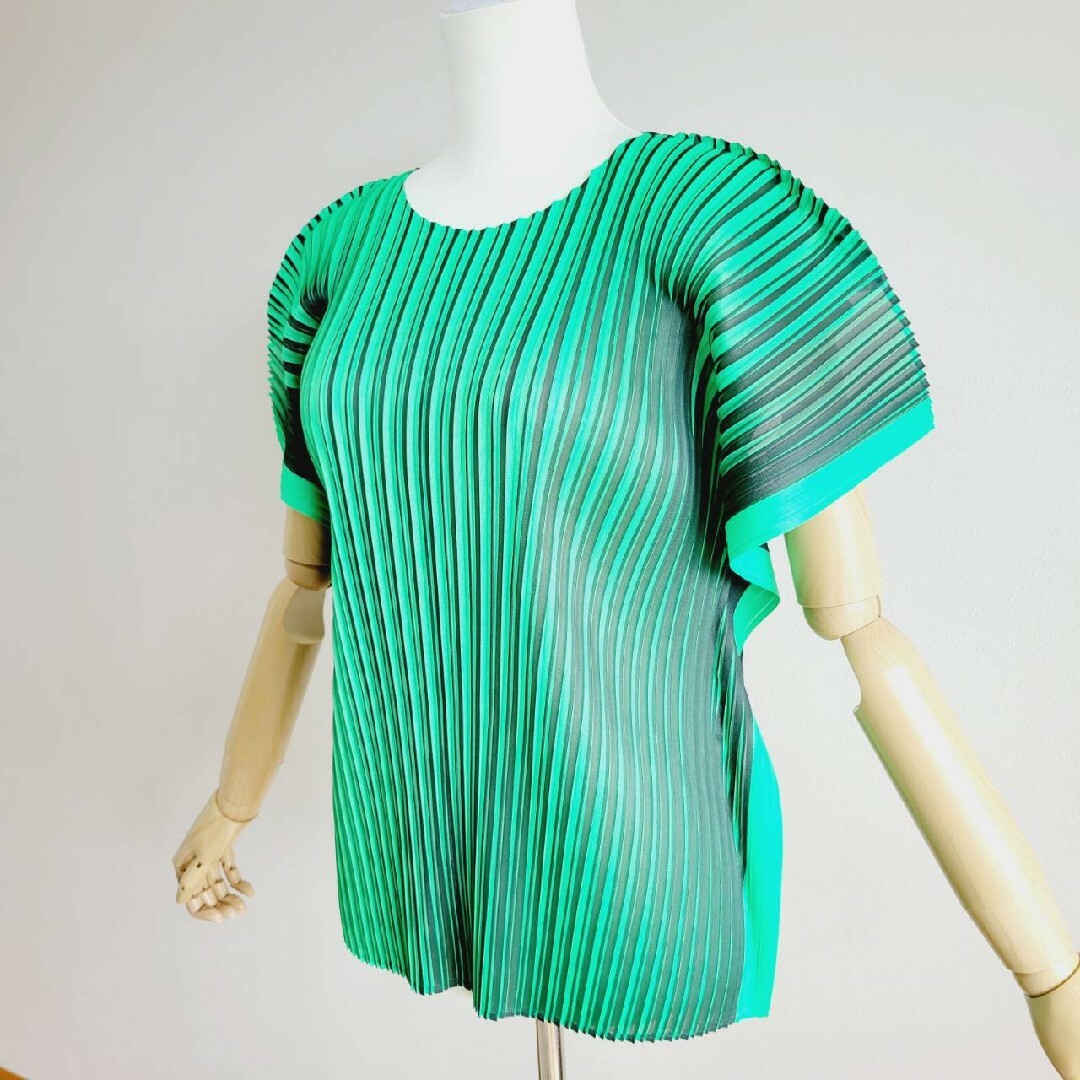 PLEATS PLEASE ISSEY MIYAKE - 【美品】プリーツプリーズ ノースリーブ