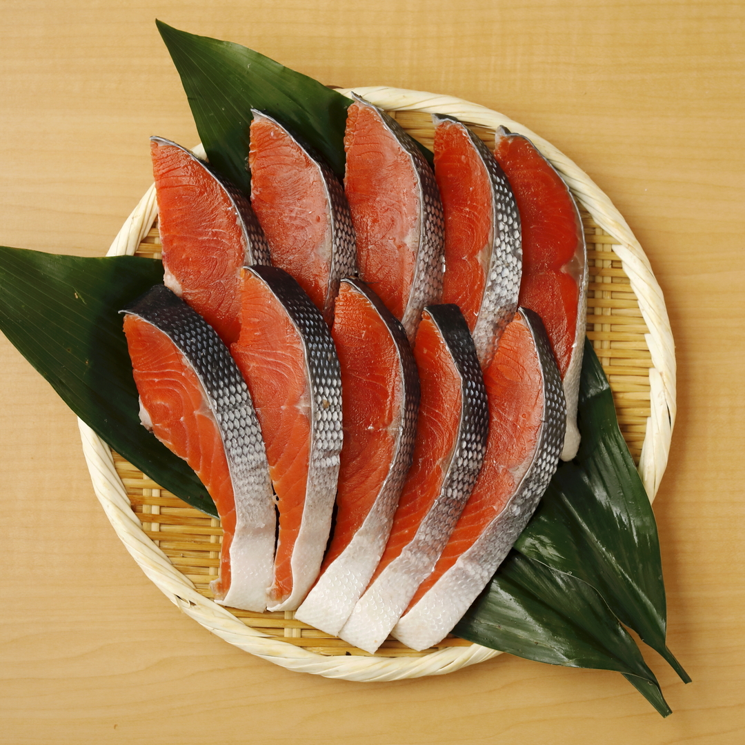 天然紅鮭（10切）　色鮮やかな天然紅鮭は体を活性化する優れモノ