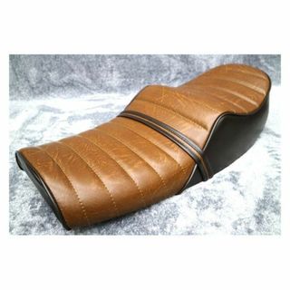 GT380 タックロールシート 茶ツートン 皮の通販 by へっぽこ社員