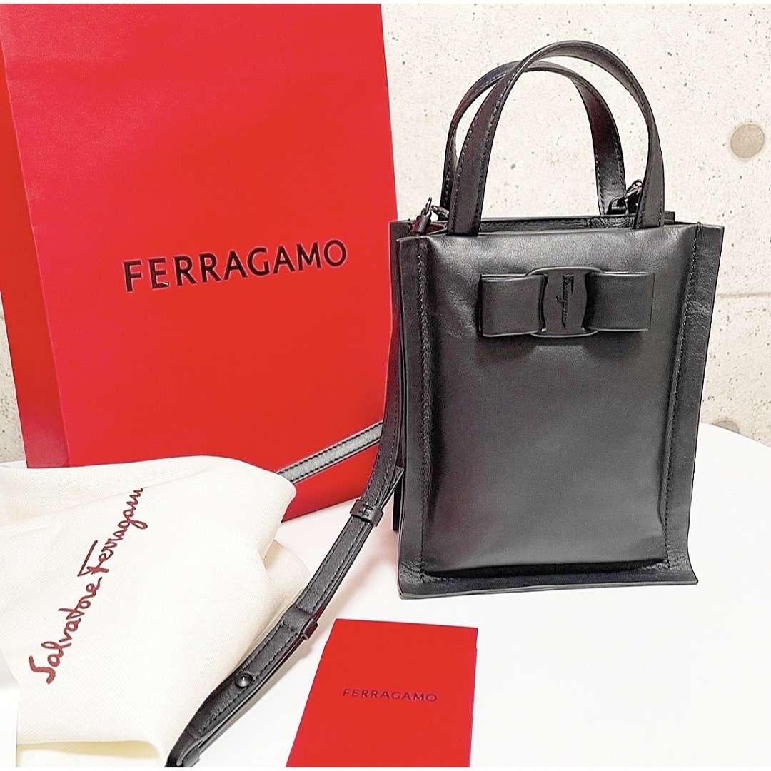 Salvatore Ferragamo - 【新品・未使用】フェラガモ ヴァラ バラ ミニ ...