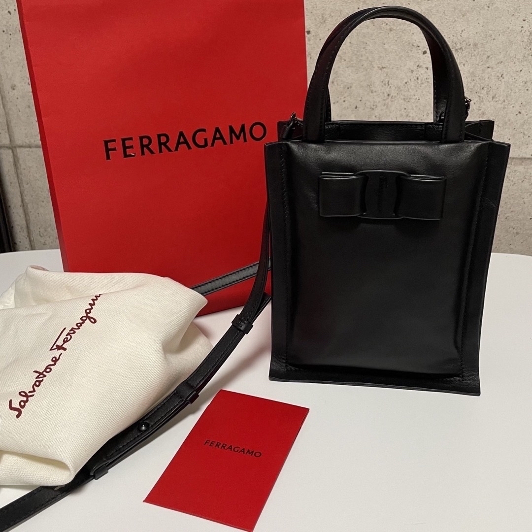 Salvatore Ferragamo - 【新品・未使用】フェラガモ ヴァラ バラ ミニ