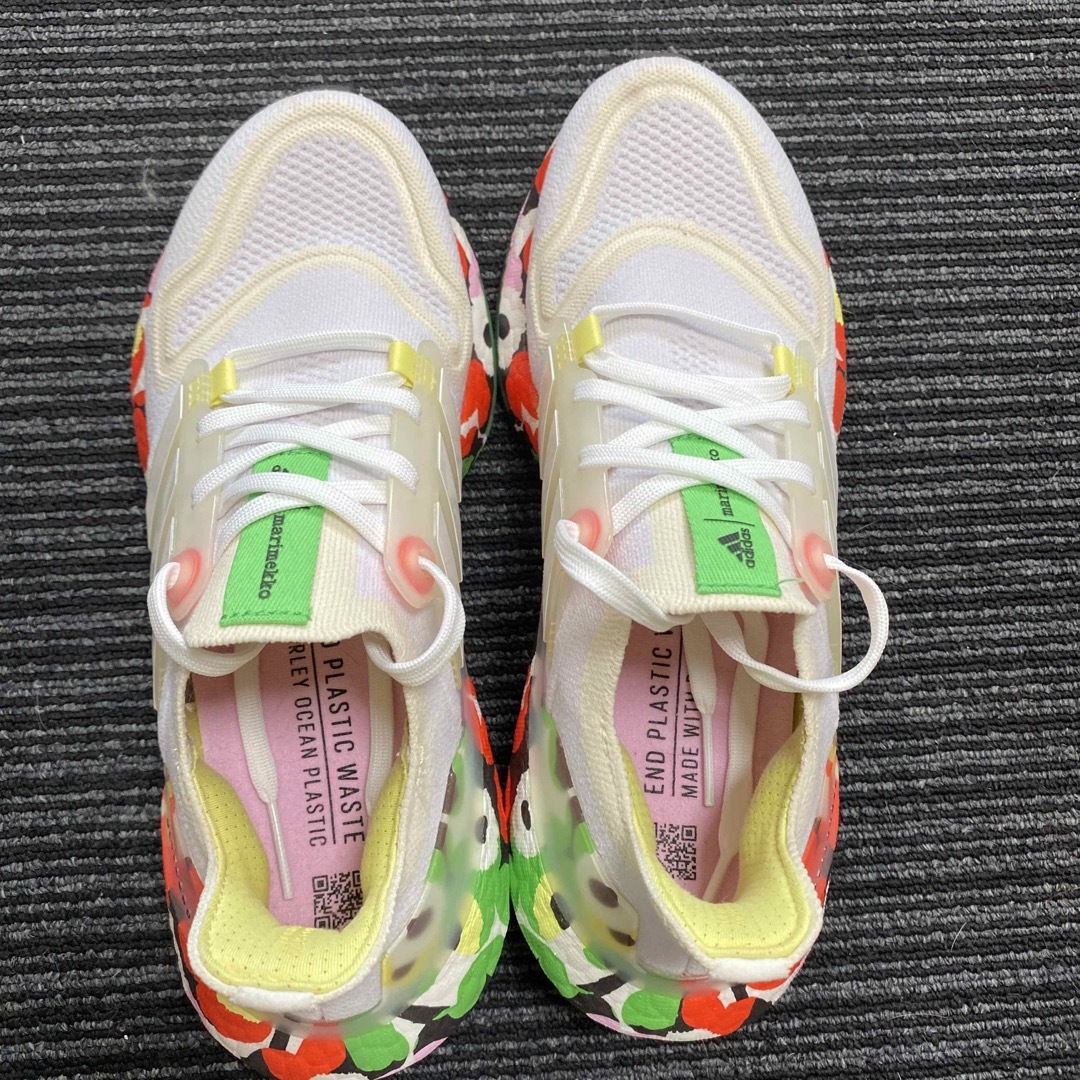 レディースADIDAS×MARIMEKKO ウルトラブースト 22 W × マリメッコ