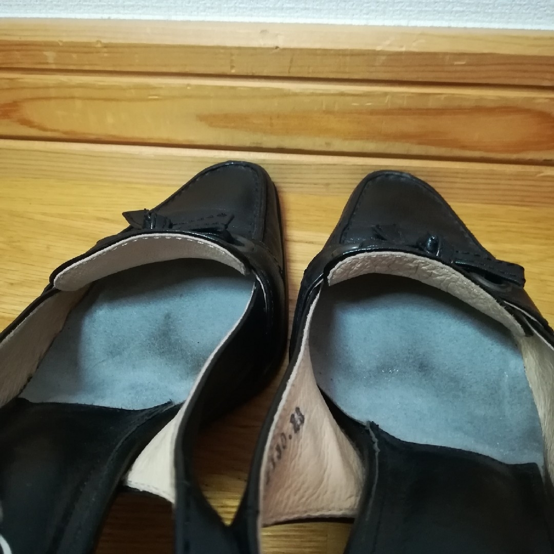 ing(イング)の✨ing イング 黒色本革 バックストラップ パンプス 23 レディースの靴/シューズ(ハイヒール/パンプス)の商品写真