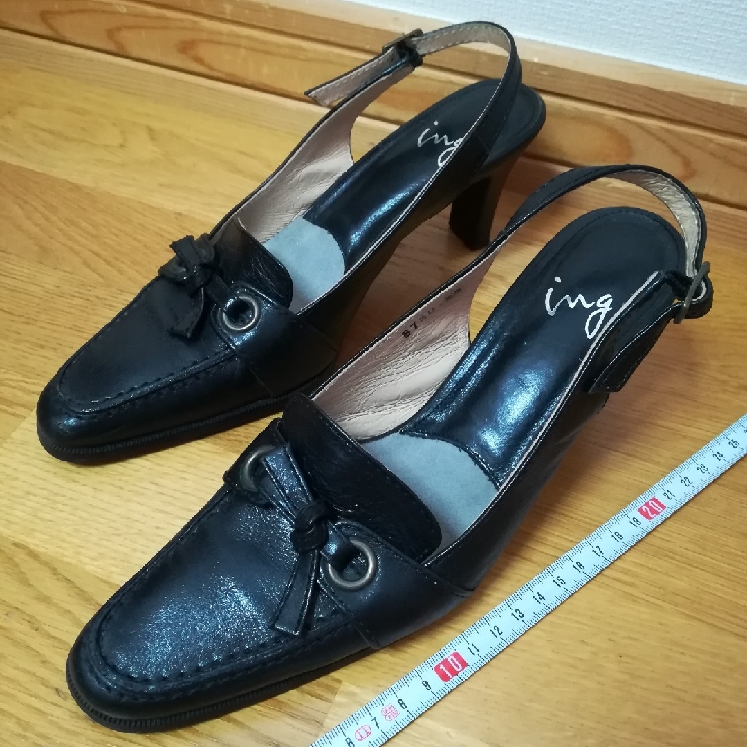 ing(イング)の✨ing イング 黒色本革 バックストラップ パンプス 23 レディースの靴/シューズ(ハイヒール/パンプス)の商品写真