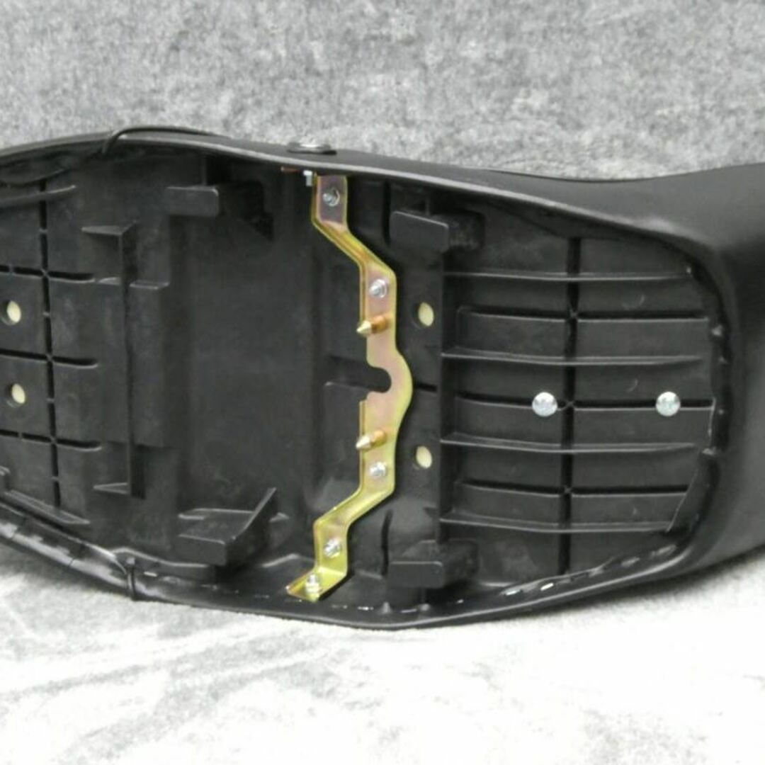 ZRX400 黒皮 60cm 三段シート/ブラック 補強入りの ZRX400 黒皮 60cm 三段シート/ブラック 補強入りの