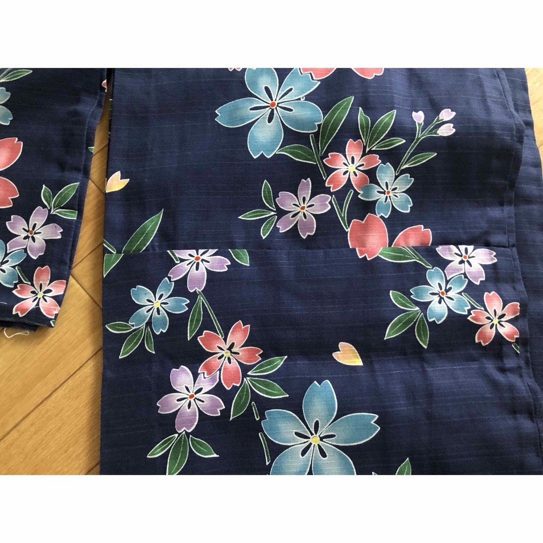 ☆未使用品☆浴衣4点 セット(浴衣/浴衣帯/下駄/巾着付きカゴバック