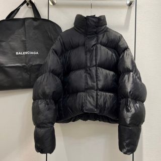 バレンシアガ(Balenciaga)のバレンシアガ　ダウン(ダウンジャケット)