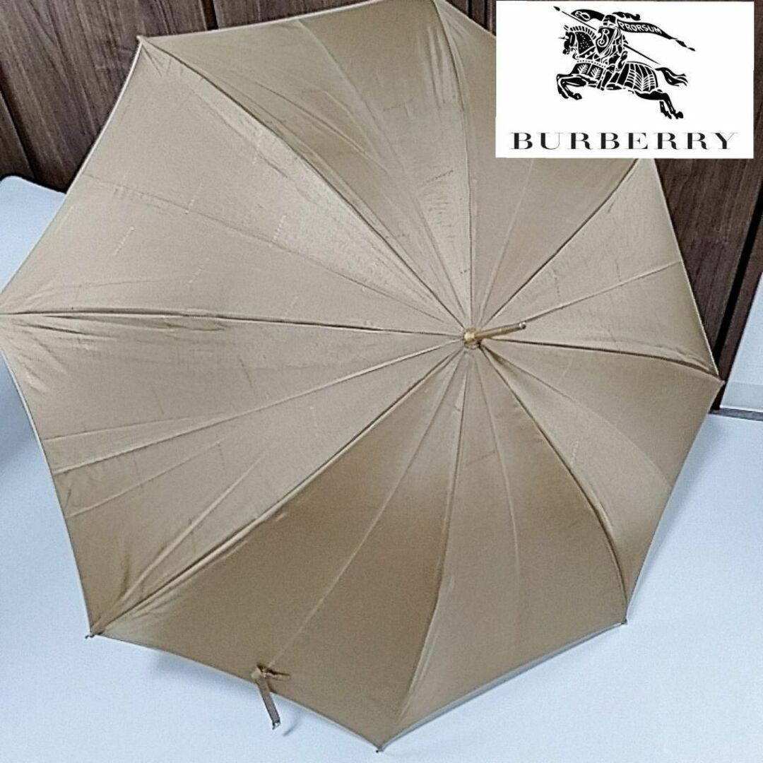 BURBERRY(バーバリー)のバーバリー　長傘　晴雨兼用　日傘　ロゴ　ゴールド レディースのファッション小物(傘)の商品写真