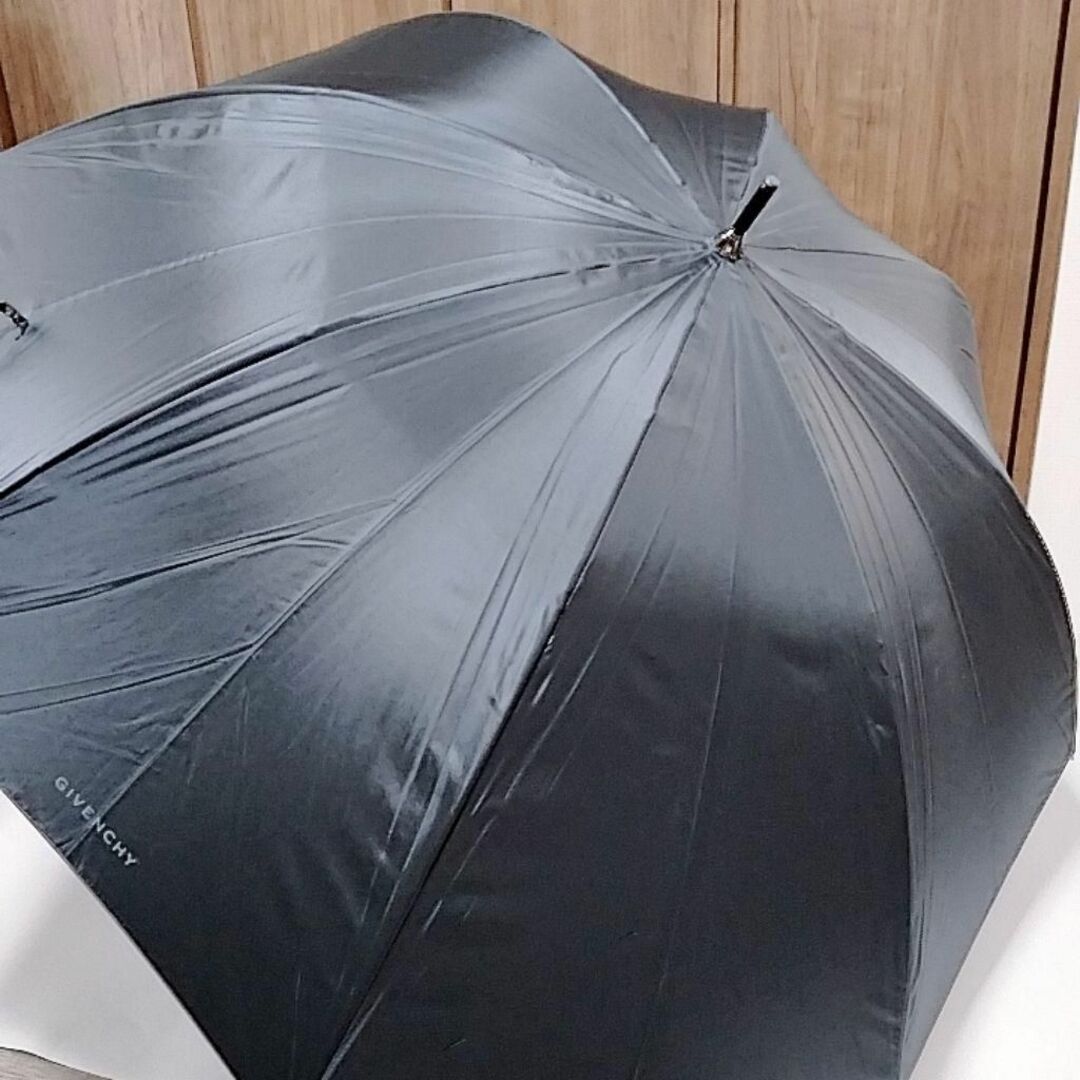超美品　ジバンシィ　長傘　軽量　大寸　75センチ　カーボン骨　ロゴ　傘袋付き