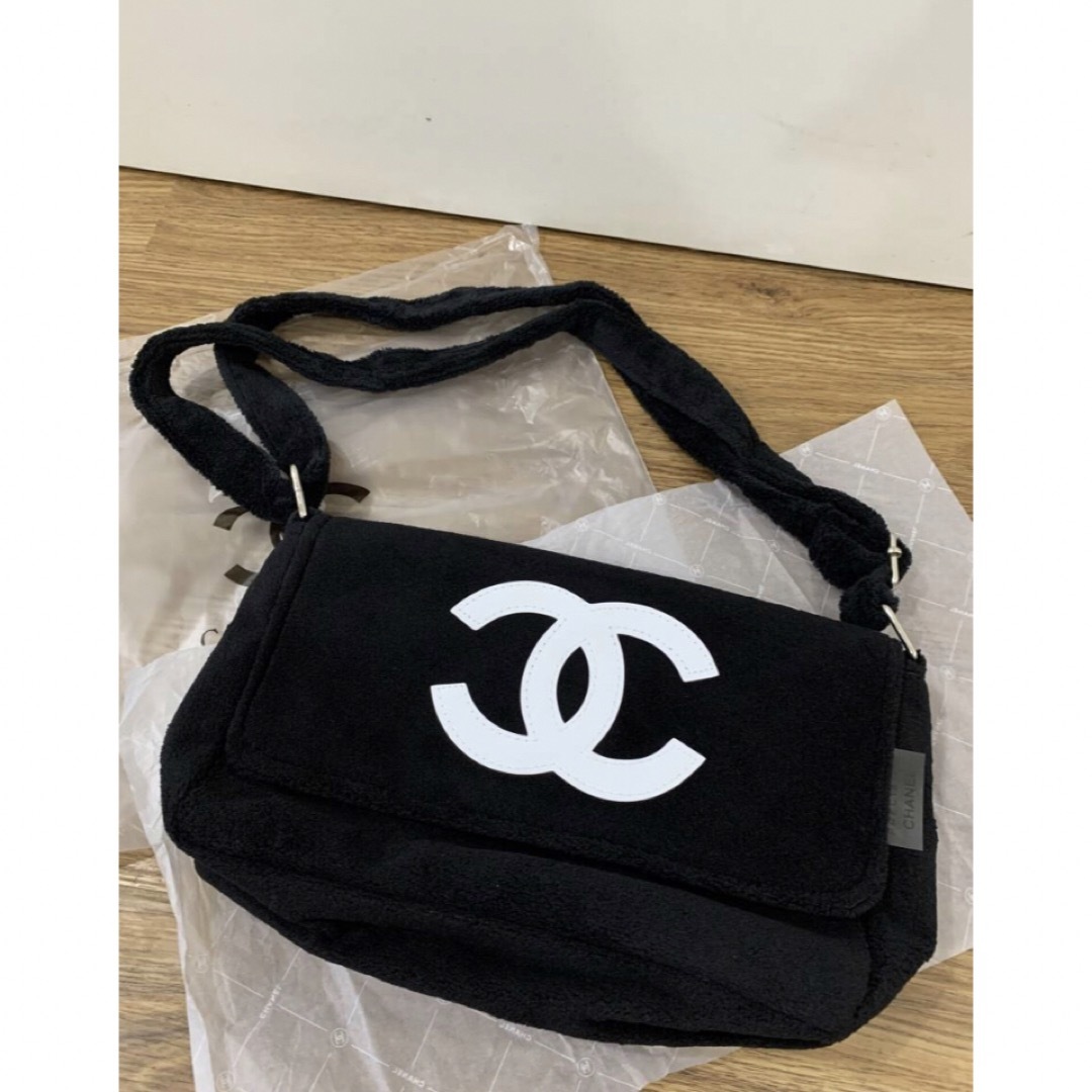 CHANEL - シャネル ノベルティ ショルダーバッグの通販 by ゆうすけ's ...