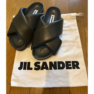 ジルサンダー(Jil Sander)のジルサンダー パッド入りレザー製クロスストラップ スライド(サンダル)