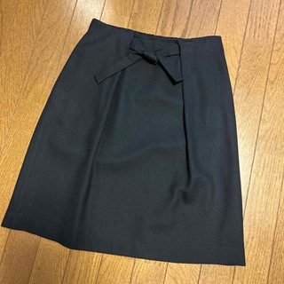トゥモローランド(TOMORROWLAND)のトゥモローランド　黒スカート34(ひざ丈スカート)