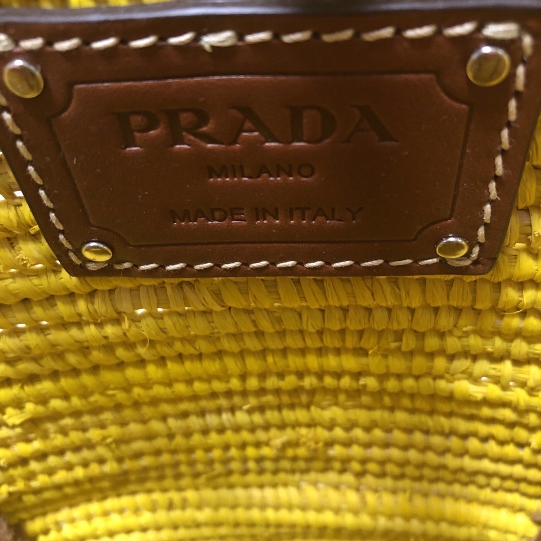 PRADA(プラダ)の新品 プラダ ストローxレザー カゴ ハンドバッグ イエロー 黄色 カゴバッグ レディースのバッグ(かごバッグ/ストローバッグ)の商品写真