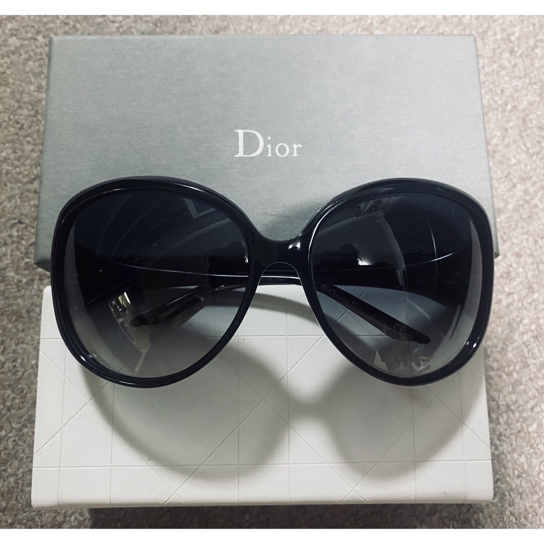 Christian Dior(クリスチャンディオール)のDIOR サングラス　美品　上品きれいめ レディースのファッション小物(サングラス/メガネ)の商品写真