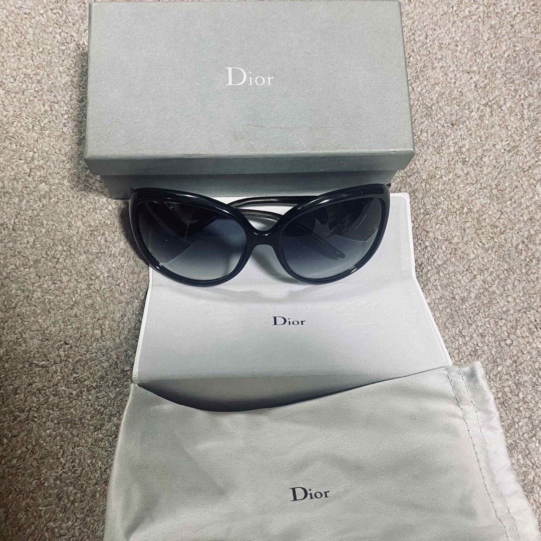 Christian Dior(クリスチャンディオール)のDIOR サングラス　美品　上品きれいめ レディースのファッション小物(サングラス/メガネ)の商品写真