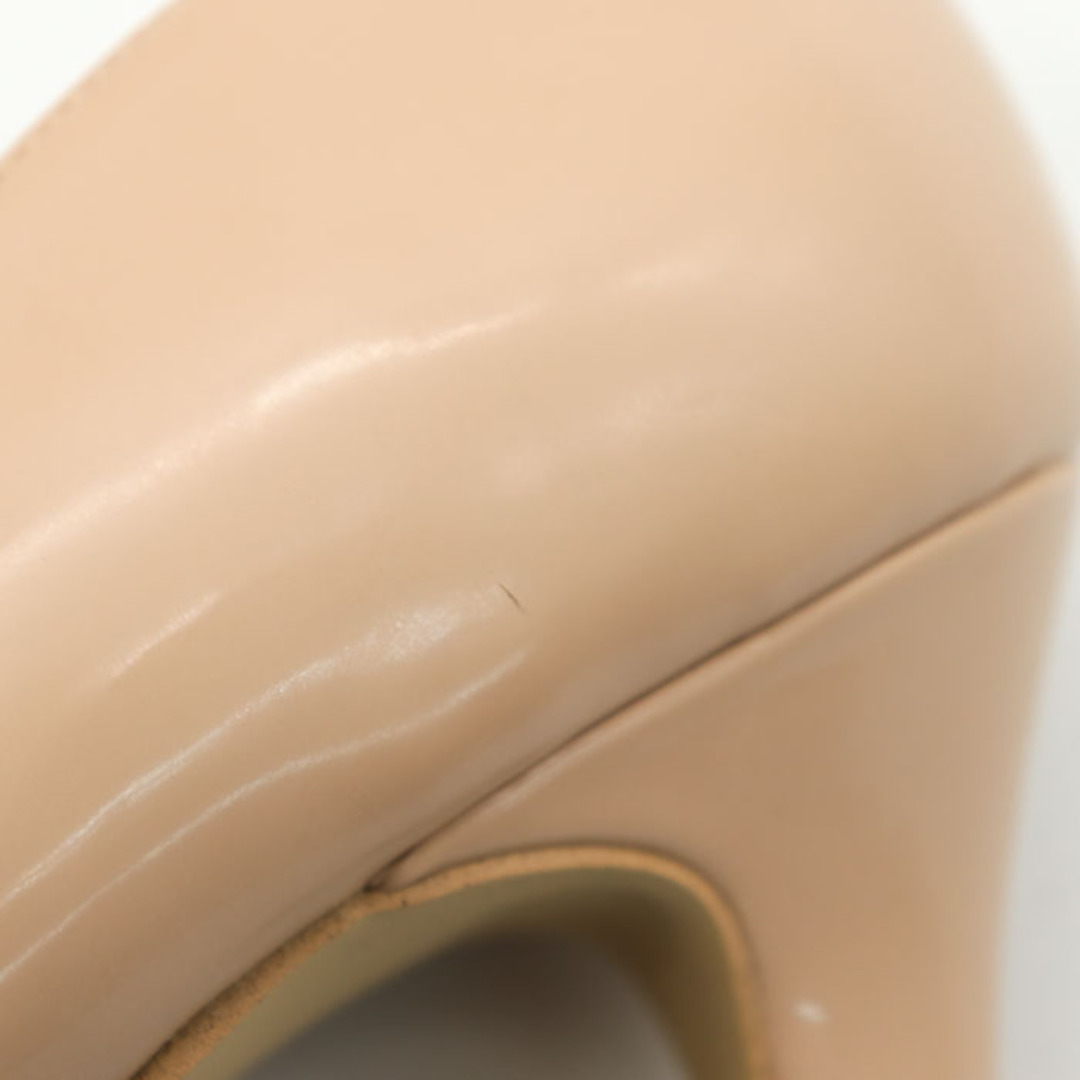 INDIVI(インディヴィ)のインディヴィ プレーンパンプス 美品 エナメル ラウンドトゥ ミドルヒール シューズ 靴 レディース 23.5cmサイズ ベージュ INDIVI レディースの靴/シューズ(ハイヒール/パンプス)の商品写真