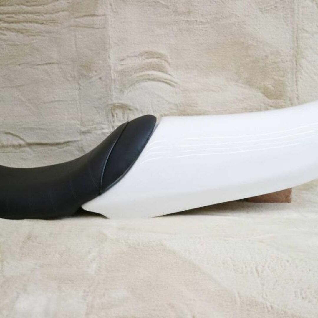 シングルシート ゼファー1100 白×パンチング 黒皮