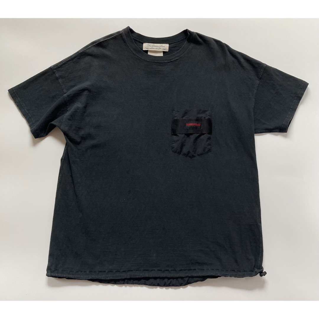 BRIEFING(ブリーフィング)のREMI RELIEF × BRIEFING コラボ ポケットT ブラックS メンズのトップス(Tシャツ/カットソー(半袖/袖なし))の商品写真