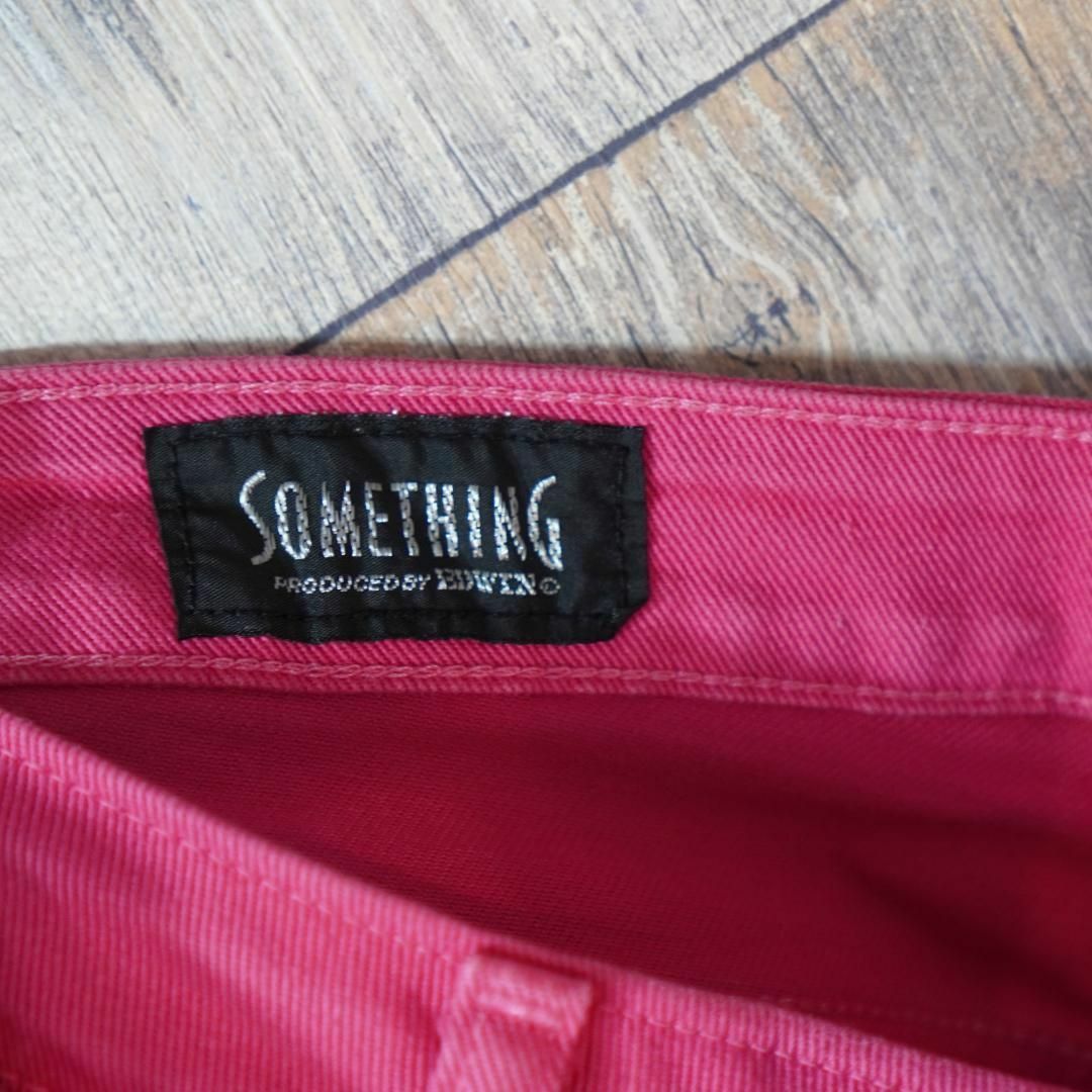 SOMETHING(サムシング)のSOMETHING カラーデニムセミフレアーパンツ ショッキングピンク28 レディースのパンツ(デニム/ジーンズ)の商品写真