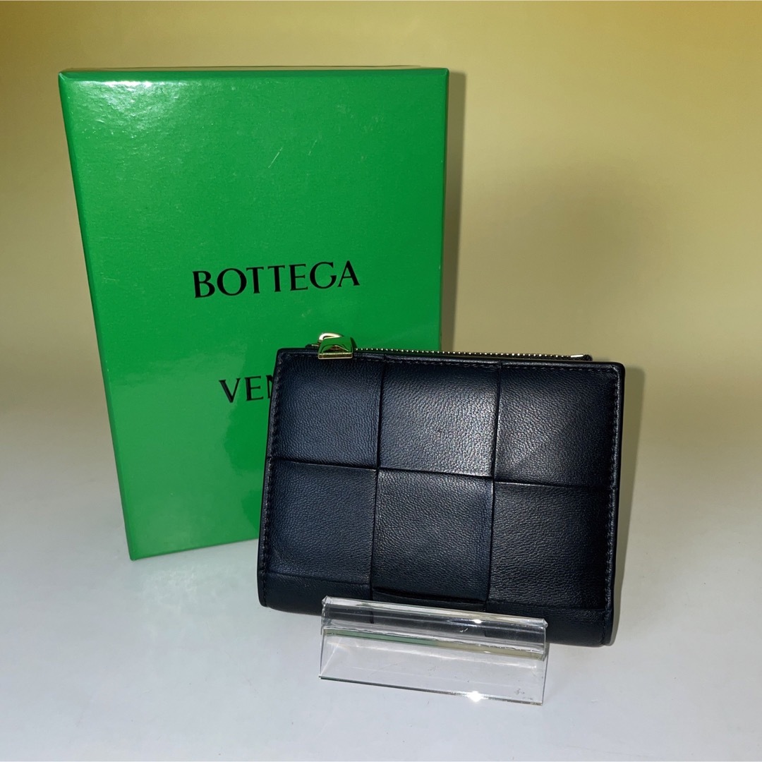 Bottega Veneta 美品 黒 折り財布 マキシイントレチャート